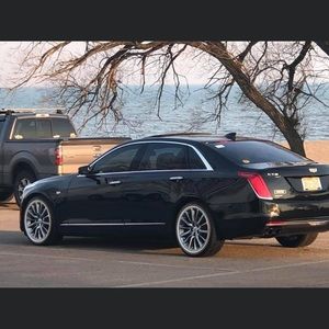 Meet your Posher, Adolfo